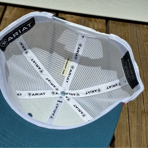 NWT Ariat Blue and White Mesh Cap with Red Trim - Picture 5 of 10